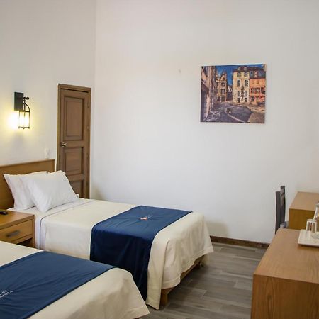 Hotel Real De Castilla Colonial グアダラハラ エクステリア 写真