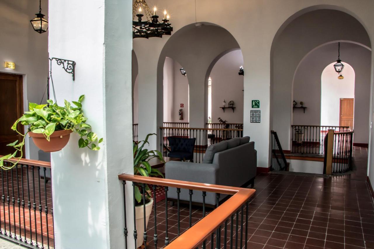 Hotel Real De Castilla Colonial グアダラハラ エクステリア 写真