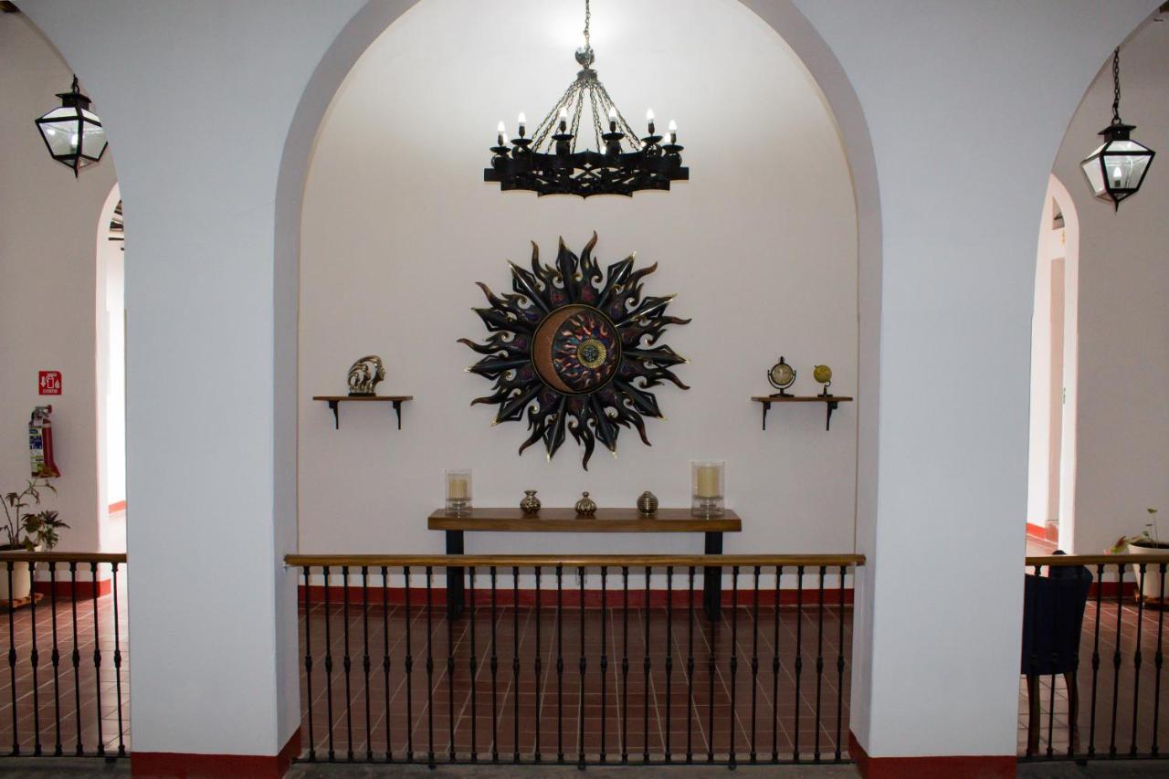 Hotel Real De Castilla Colonial グアダラハラ エクステリア 写真