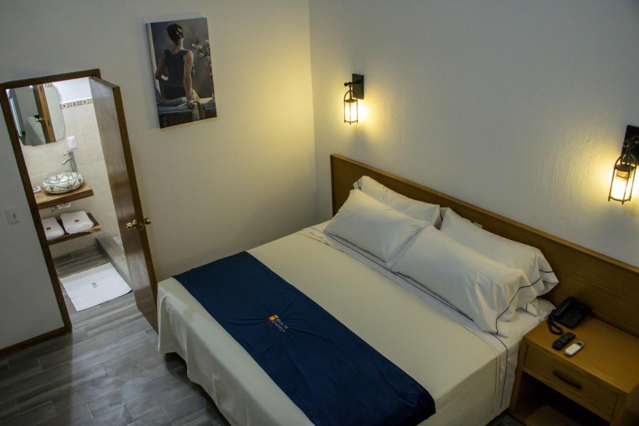 Hotel Real De Castilla Colonial グアダラハラ エクステリア 写真