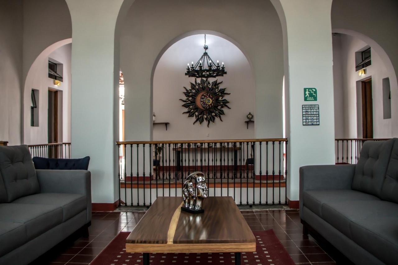 Hotel Real De Castilla Colonial グアダラハラ エクステリア 写真