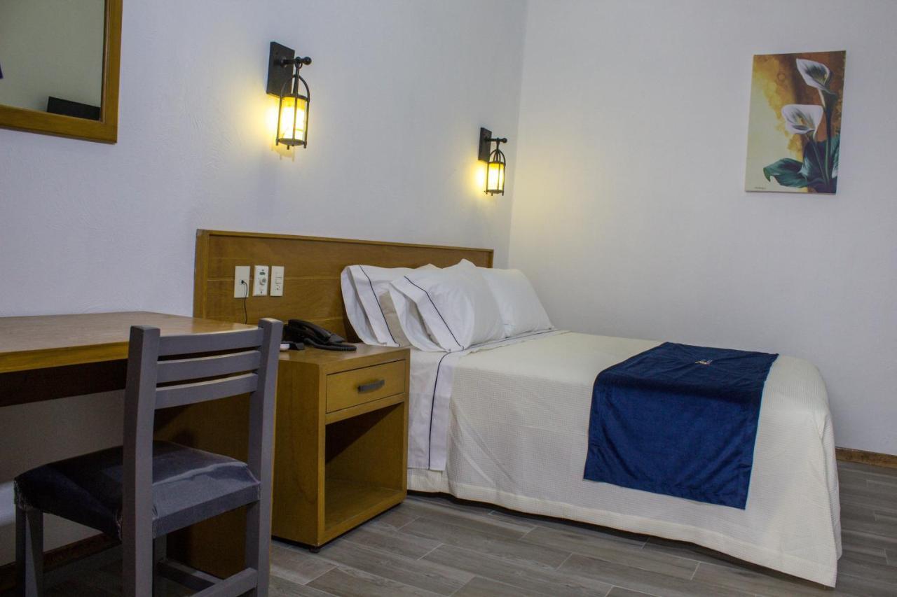 Hotel Real De Castilla Colonial グアダラハラ エクステリア 写真