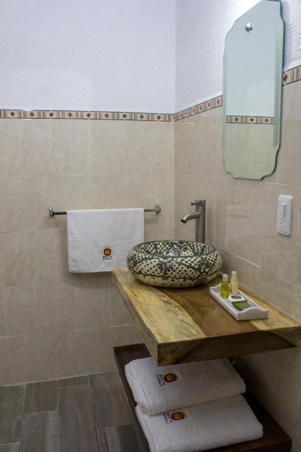 Hotel Real De Castilla Colonial グアダラハラ 部屋 写真