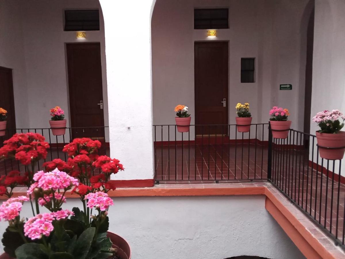 Hotel Real De Castilla Colonial グアダラハラ エクステリア 写真