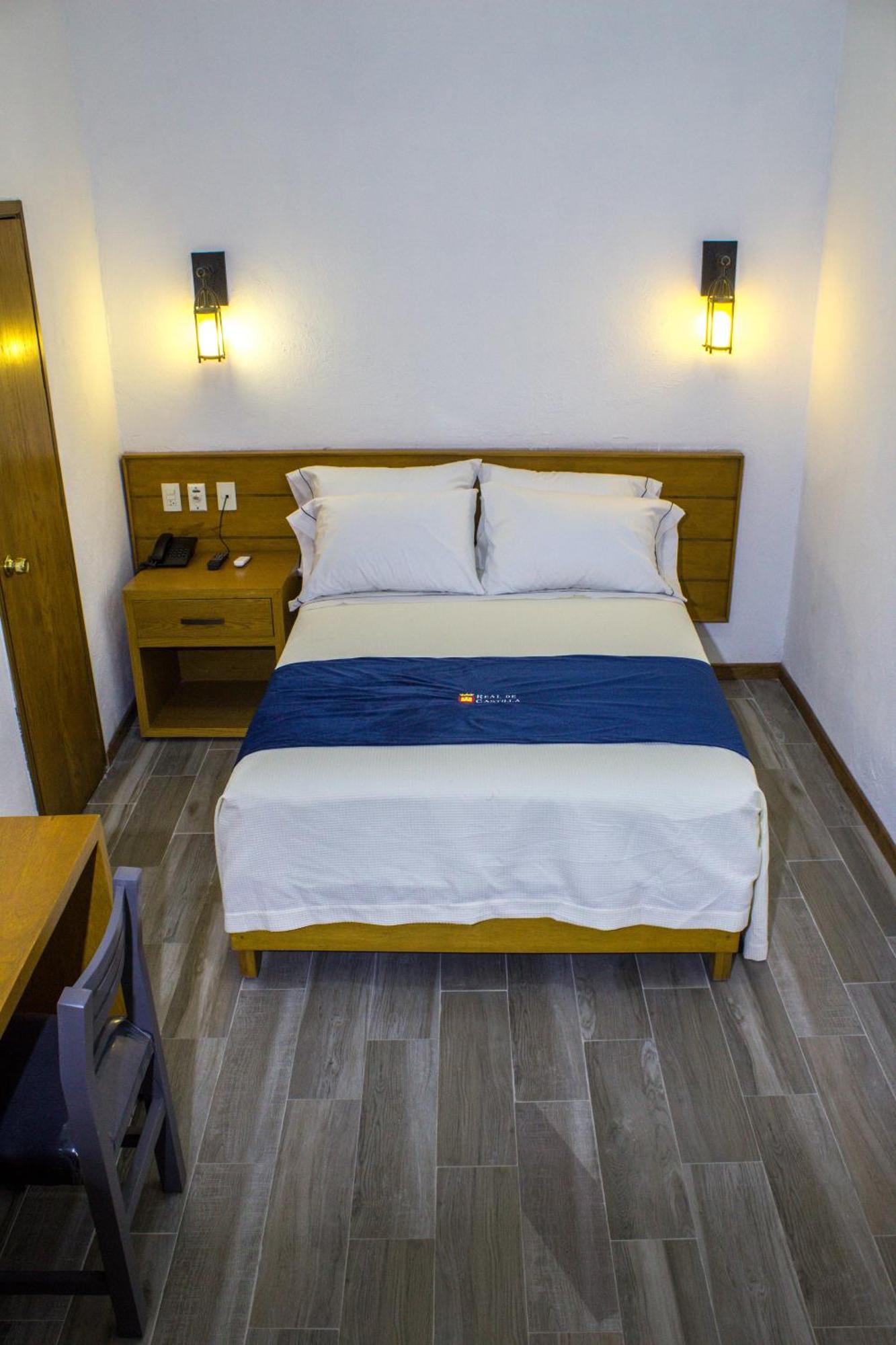 Hotel Real De Castilla Colonial グアダラハラ 部屋 写真